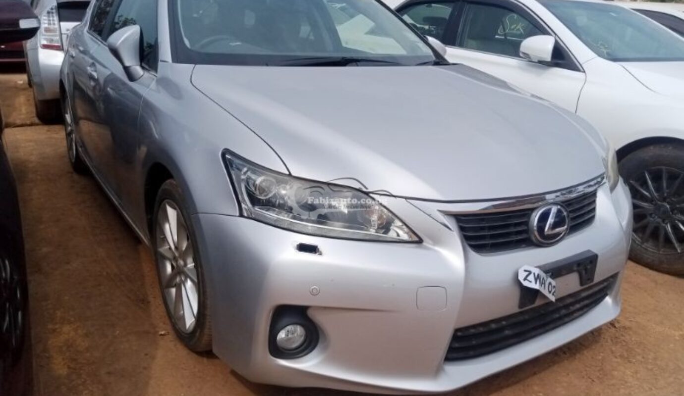 Lexus CT200h