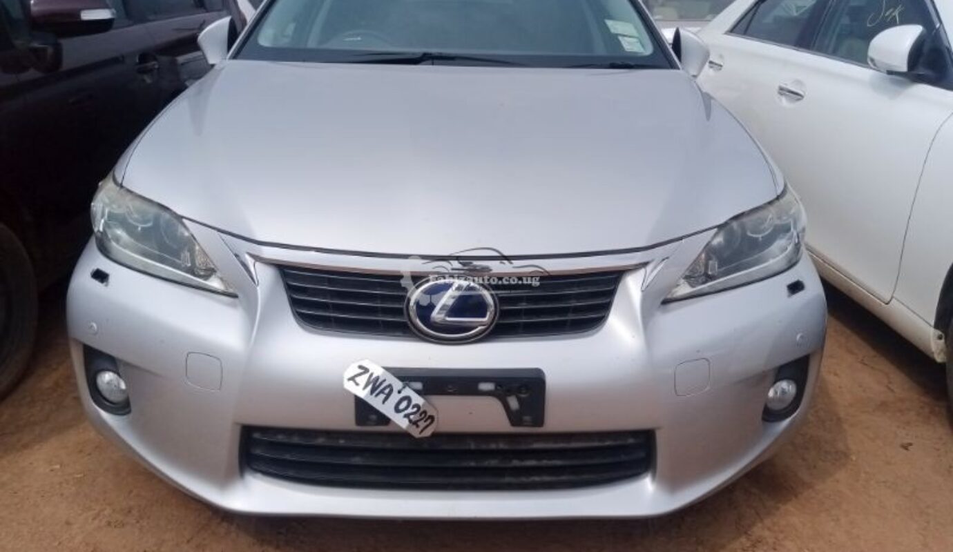 Lexus CT200h