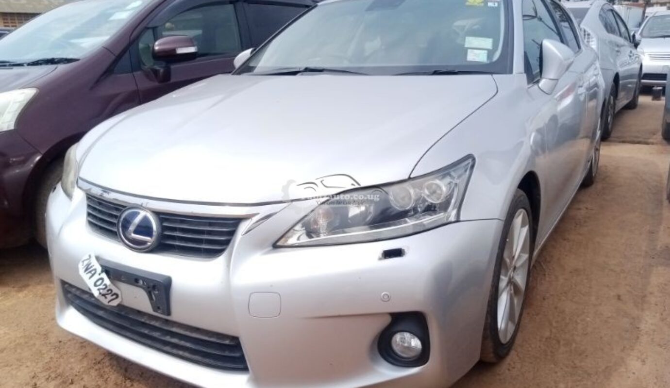 Lexus CT200h