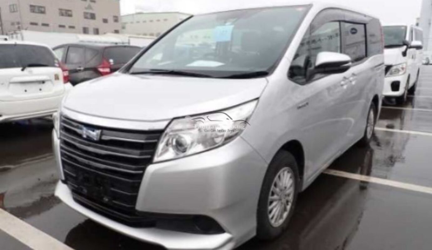 Toyota Noah Hybrid