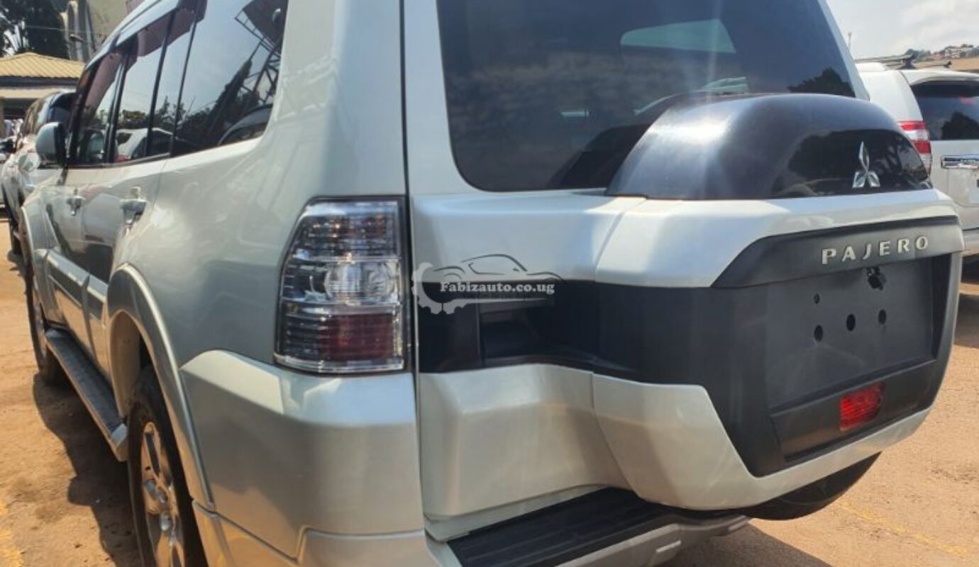 MITSUBISHI PAJERO EXCEED