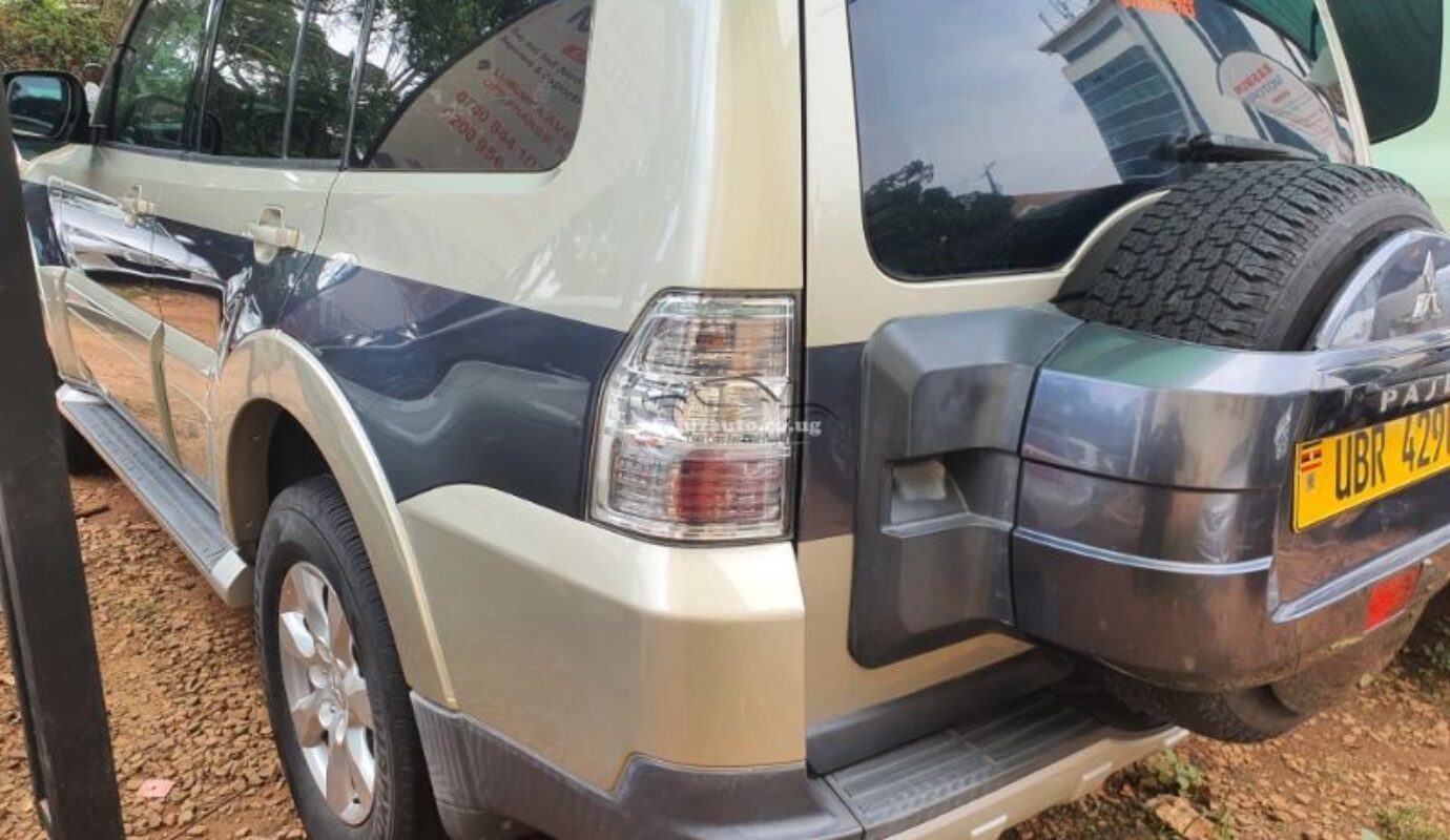 MITSUBISHI PAJERO EXCEED