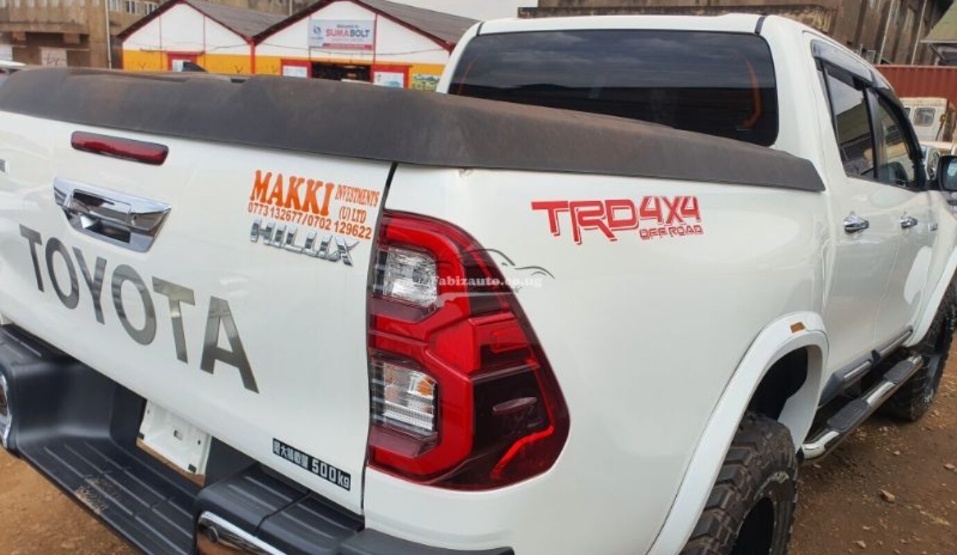 TOYOTA HILUX TRD