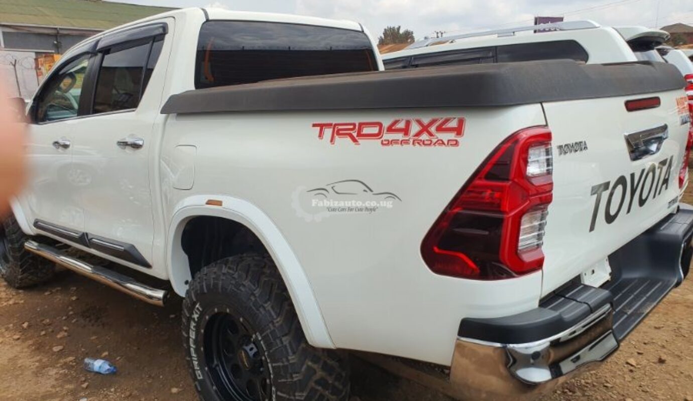 TOYOTA HILUX TRD