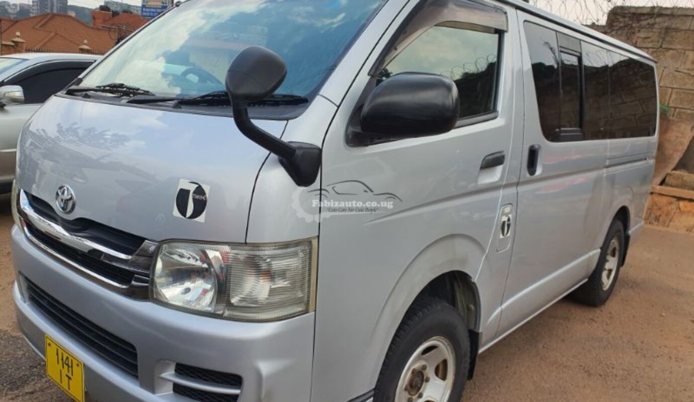 TOYOTA HIACE