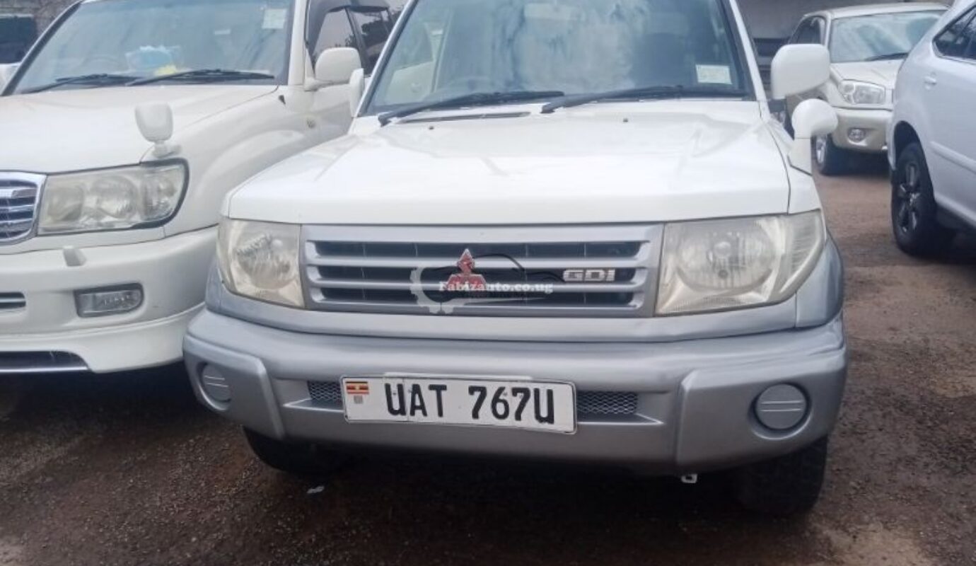 Mitsubishi Pajero io