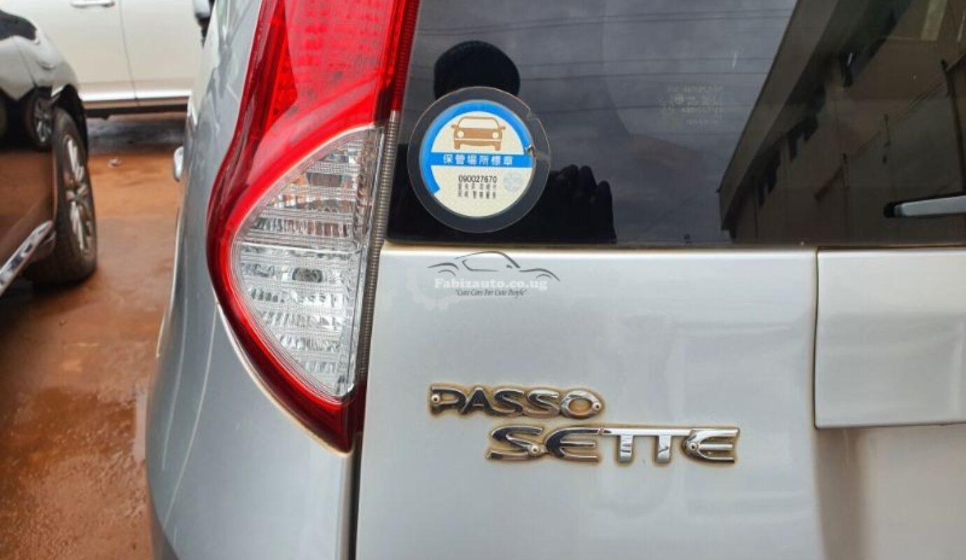 TOYOTA PASSO SETTE