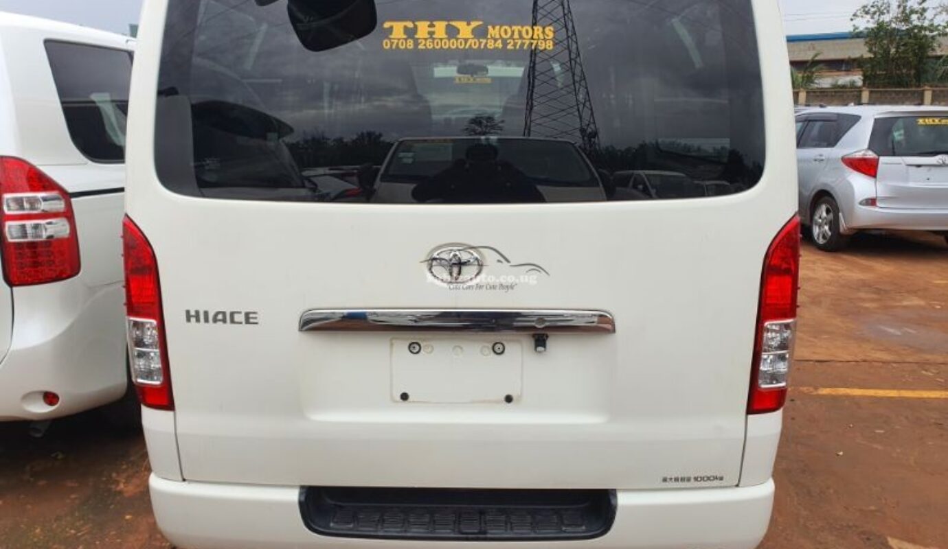 TOYOTA HIACE