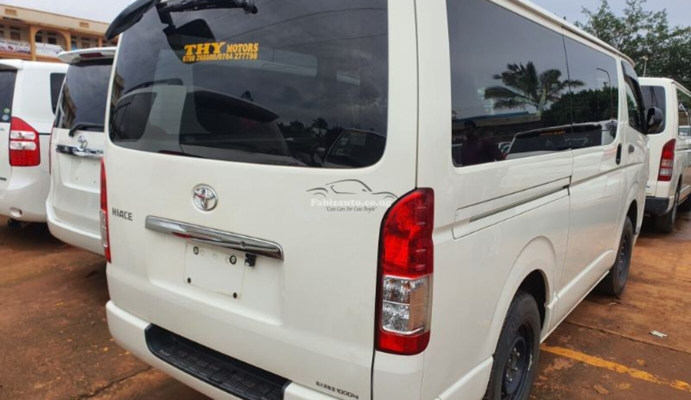 TOYOTA HIACE