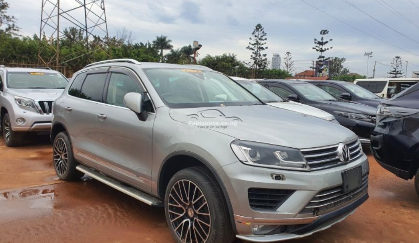 VOLKSWAGEN TOUAREG