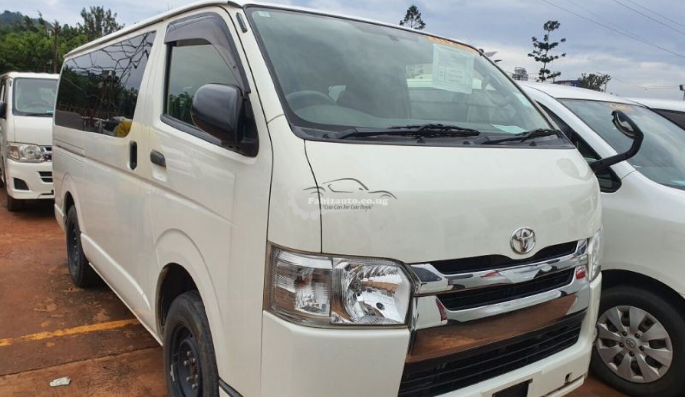 TOYOTA HIACE