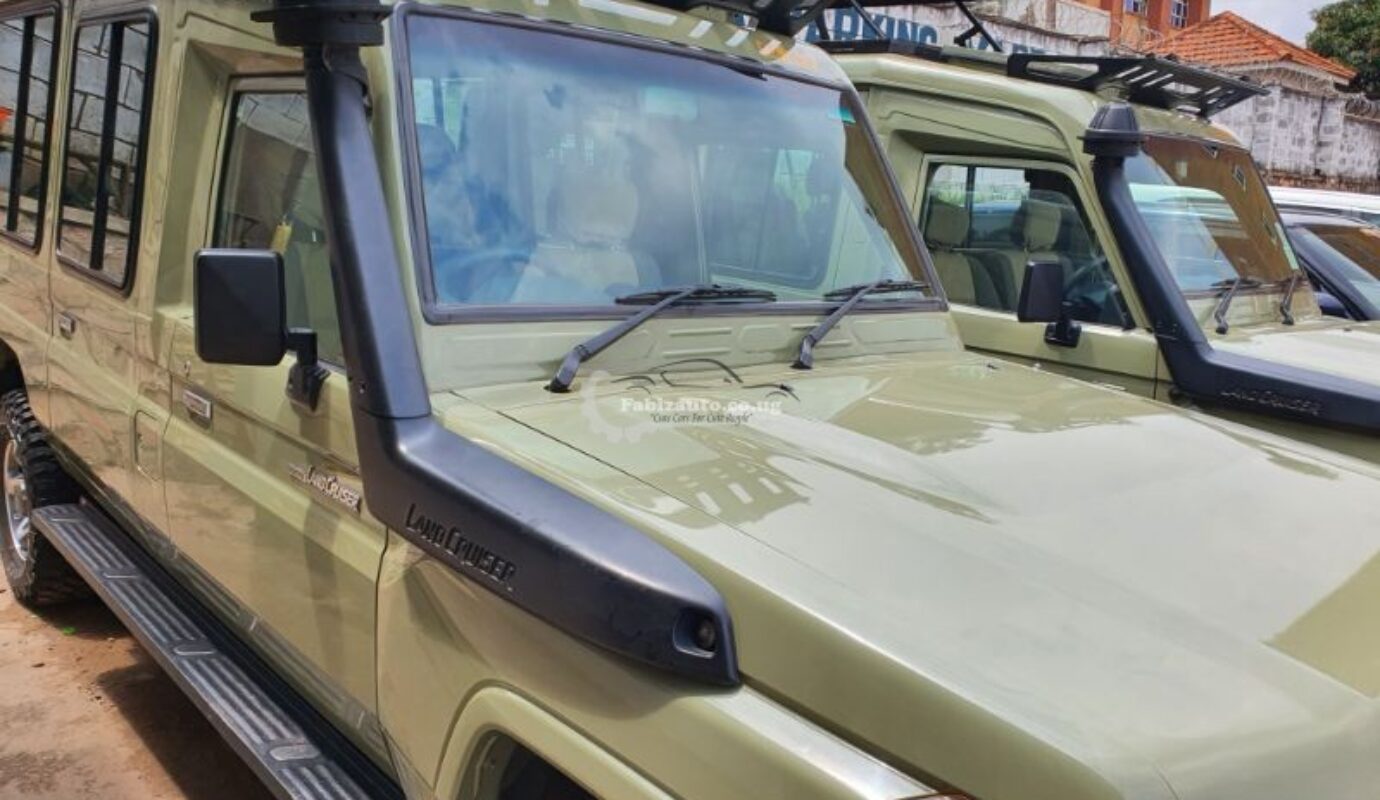 TOYOTA SAFARI LANDCRUISER 4×4