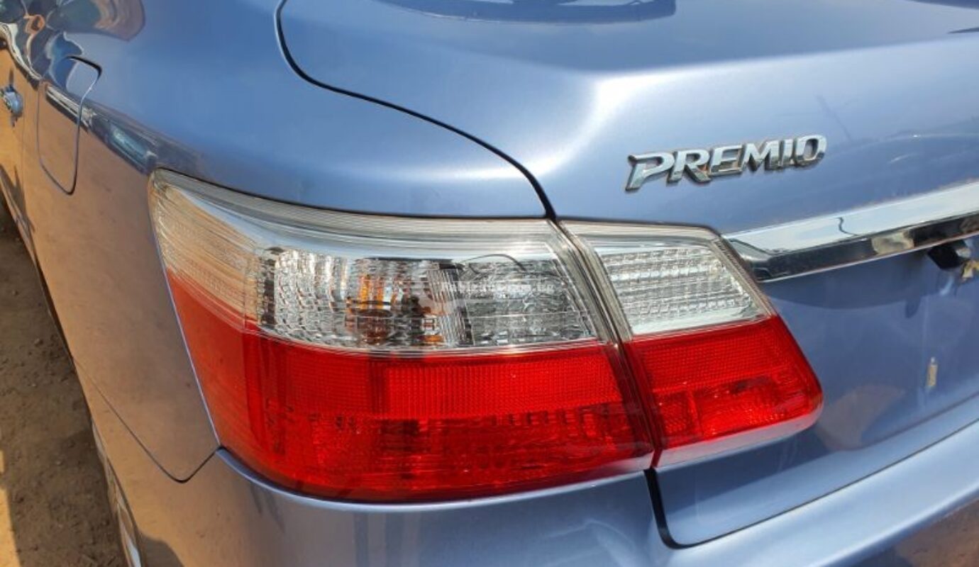 TOYOTA PREMIO