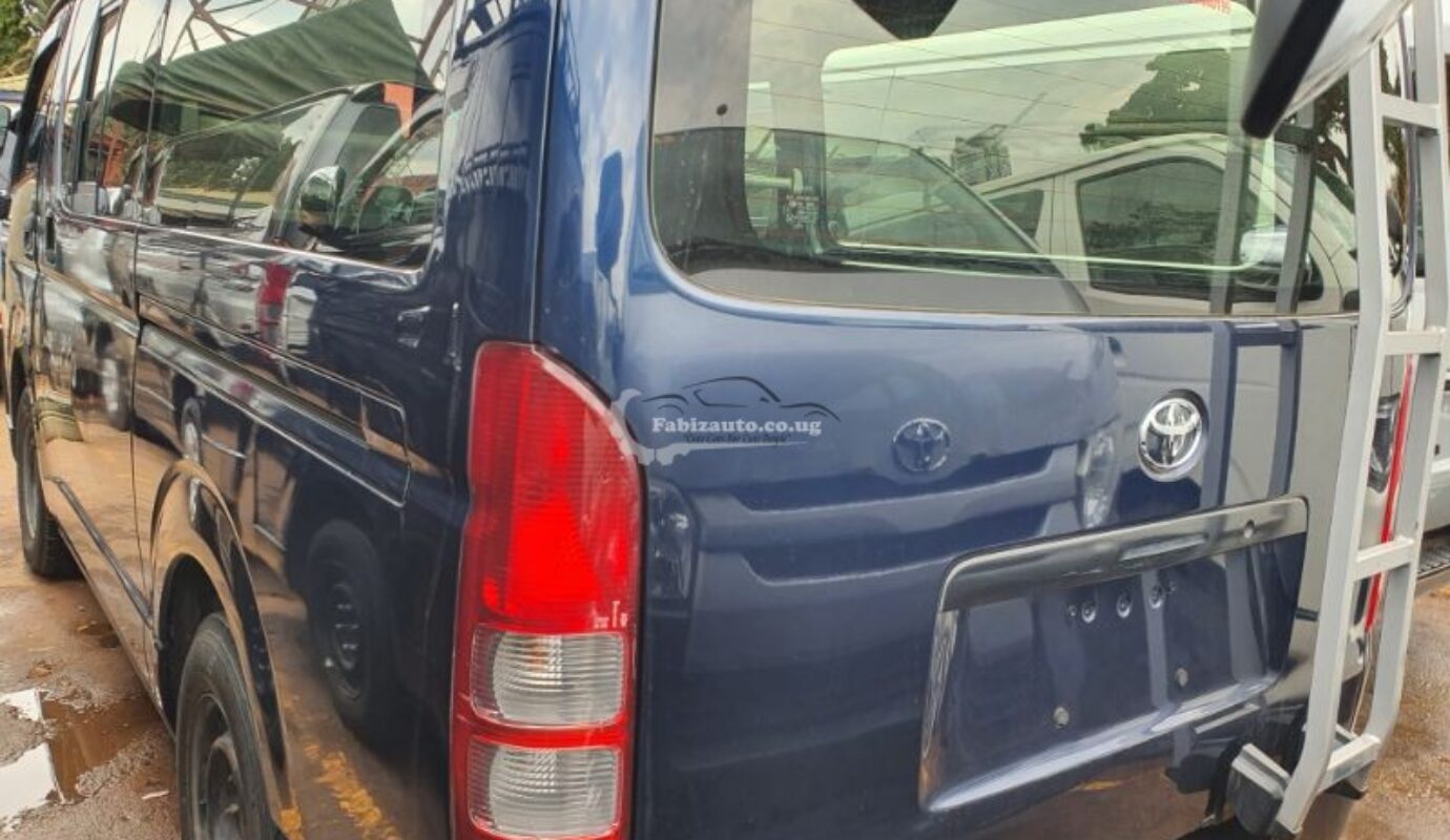 TOYOTA HIACE