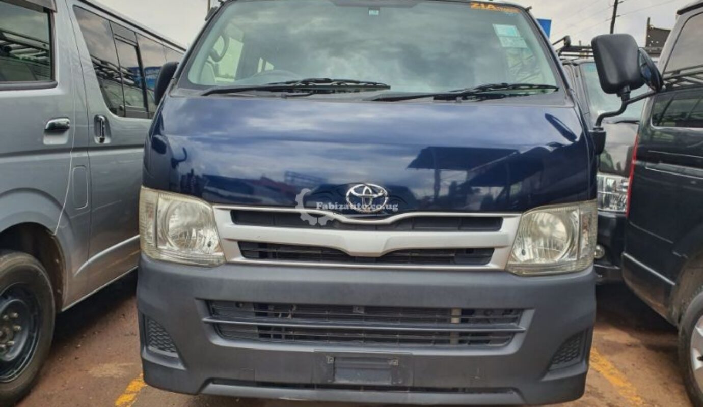 TOYOTA HIACE