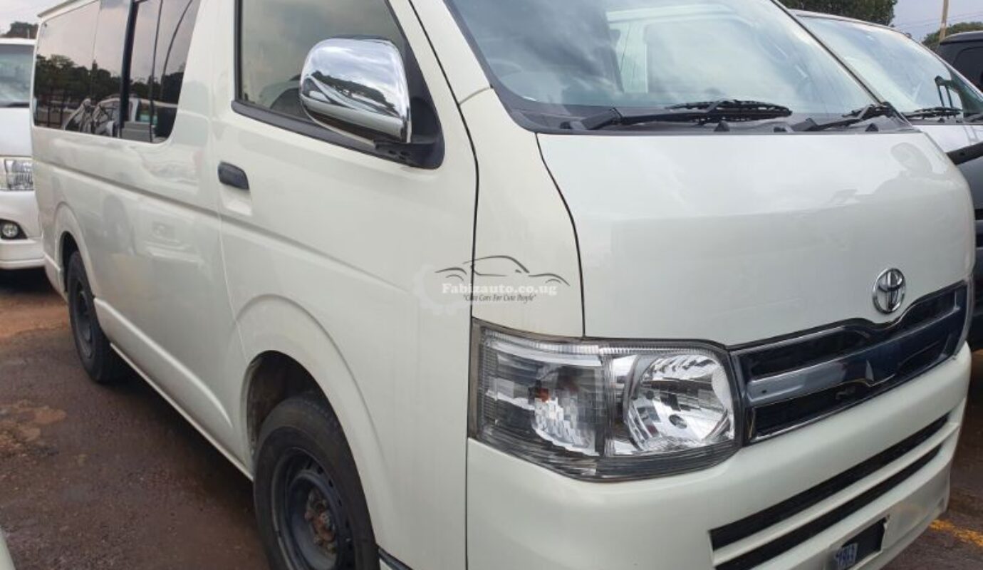 TOYOTA HIACE