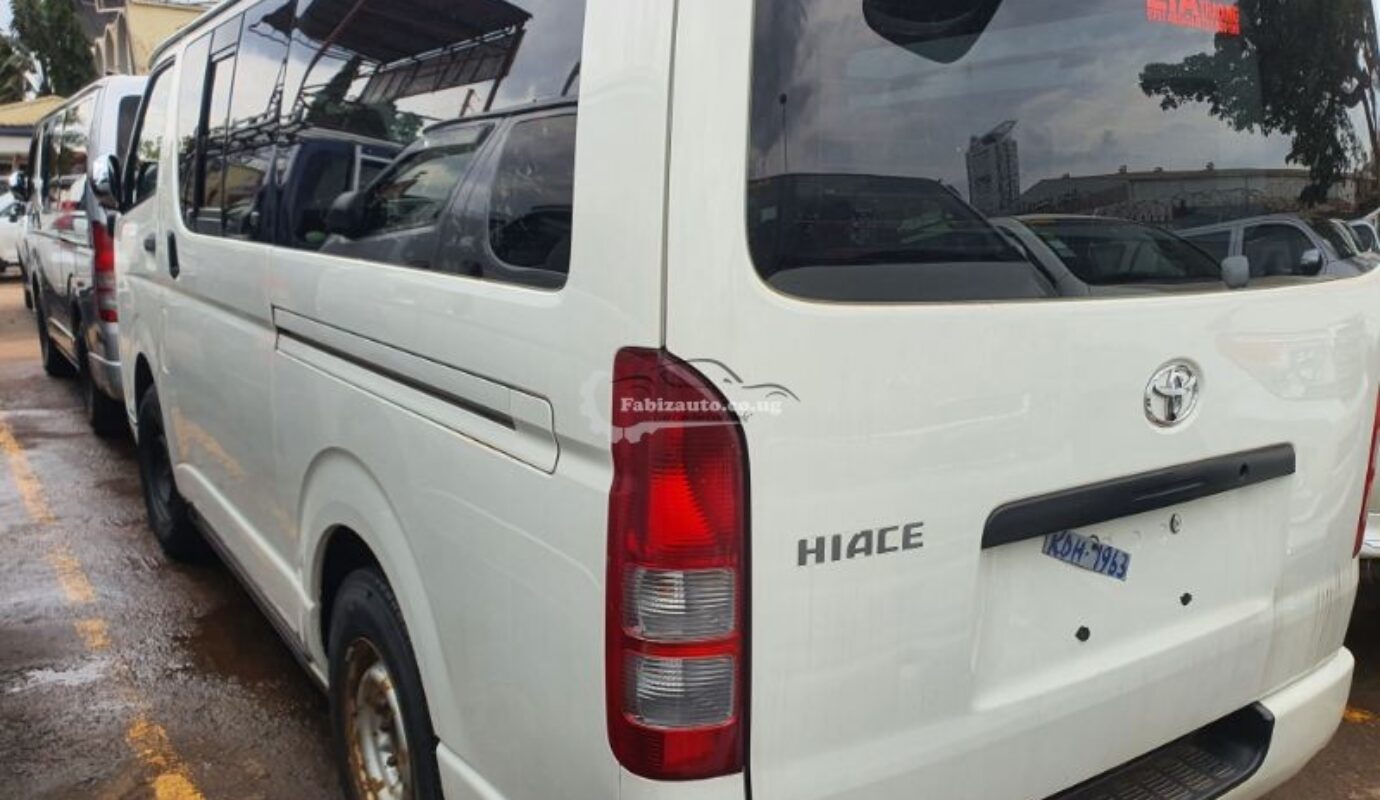 TOYOTA HIACE