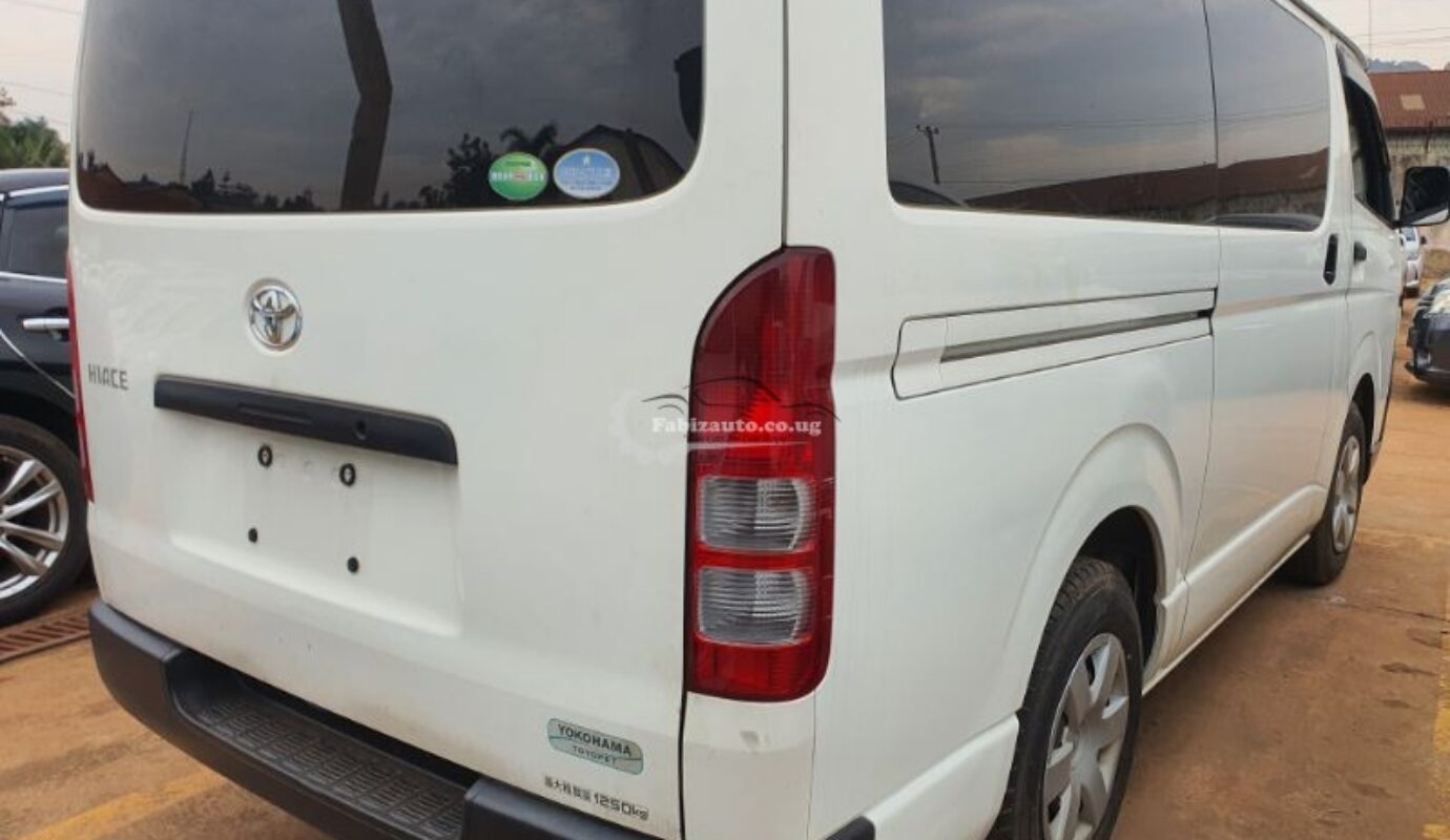 TOYOTA HIACE