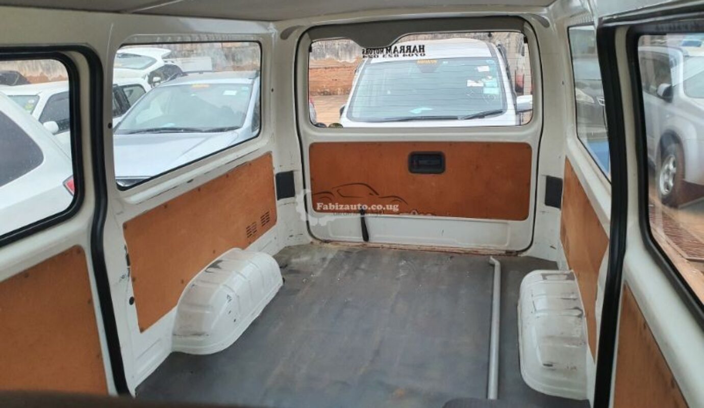 TOYOTA HIACE