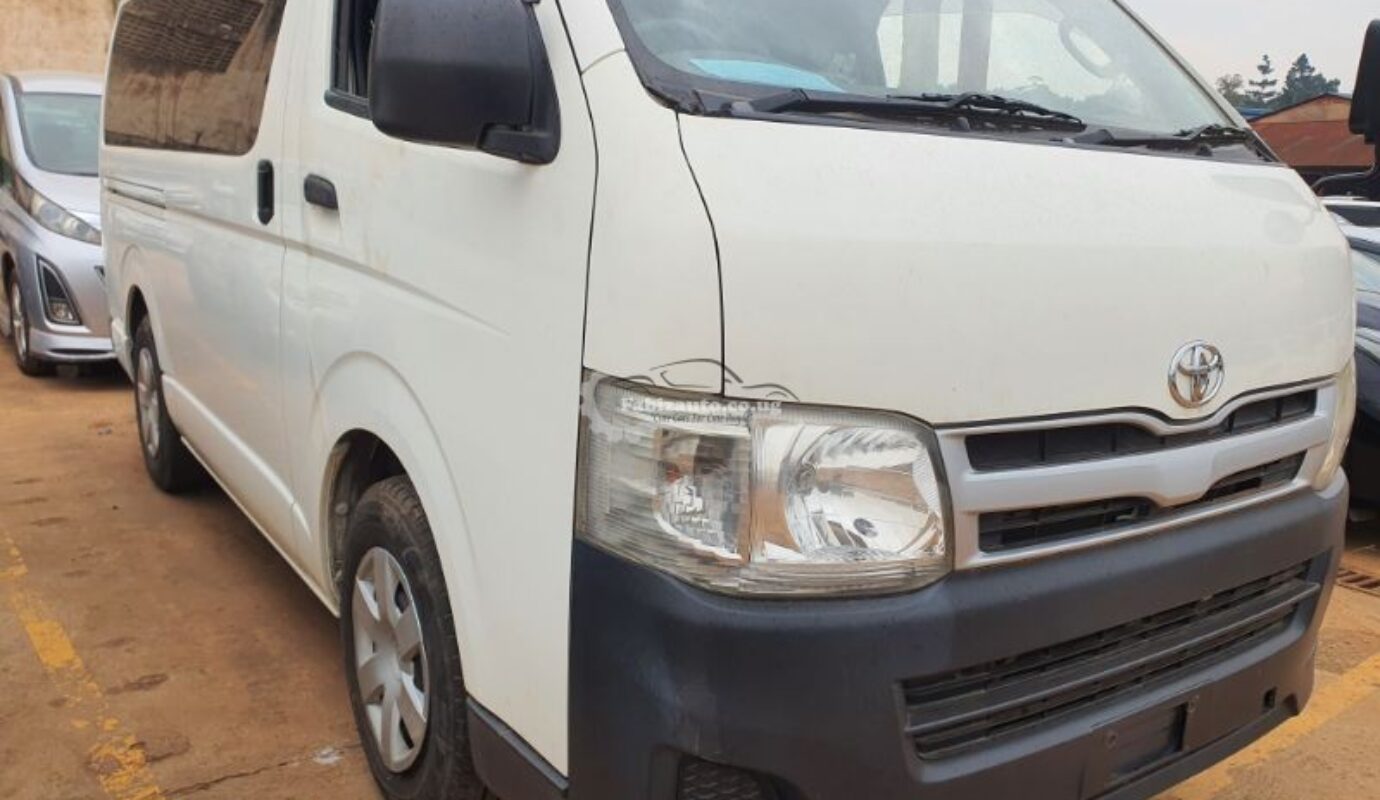 TOYOTA HIACE