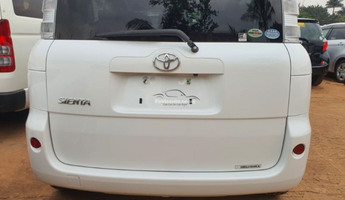 TOYOTA SIENTA