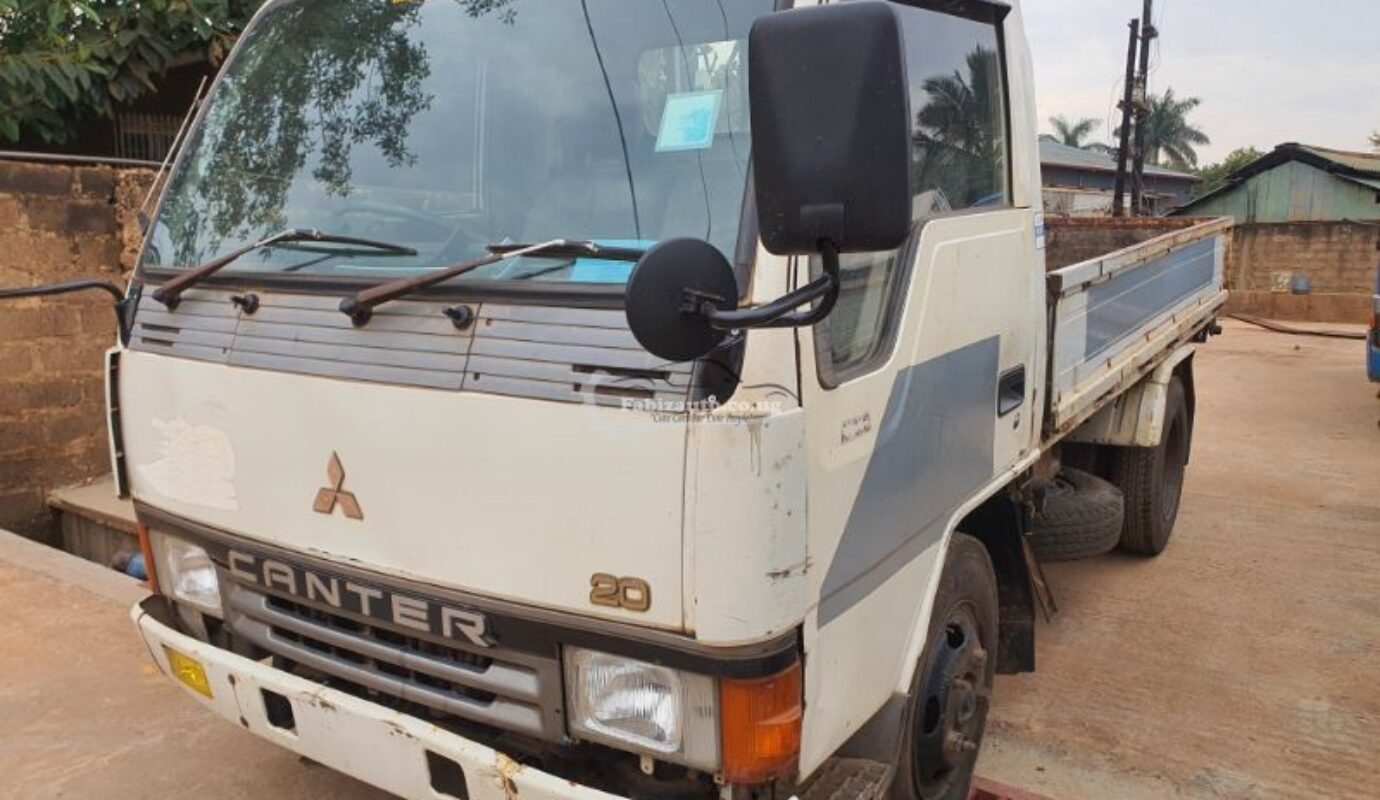 MITSUBISHI CANTER