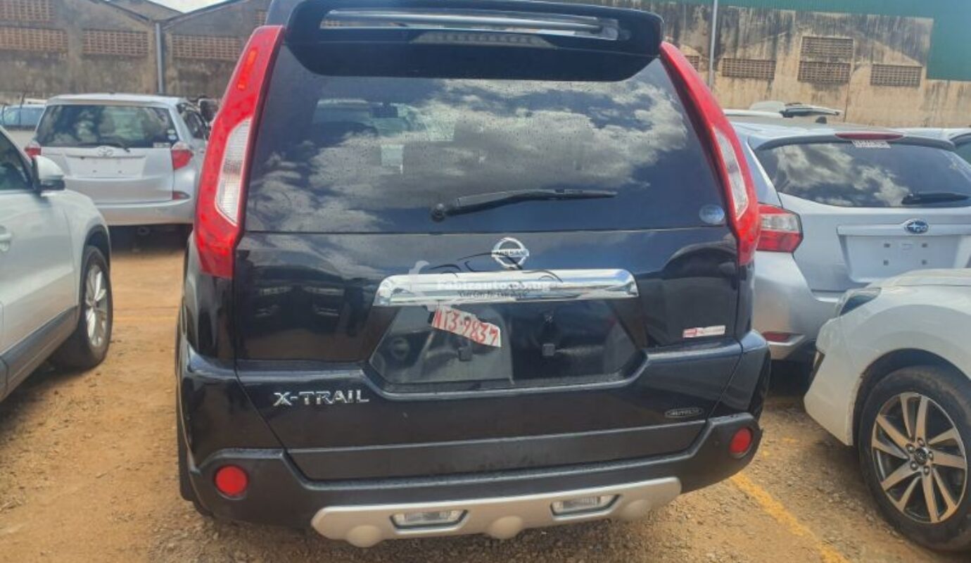 NISSAN X TRAIL