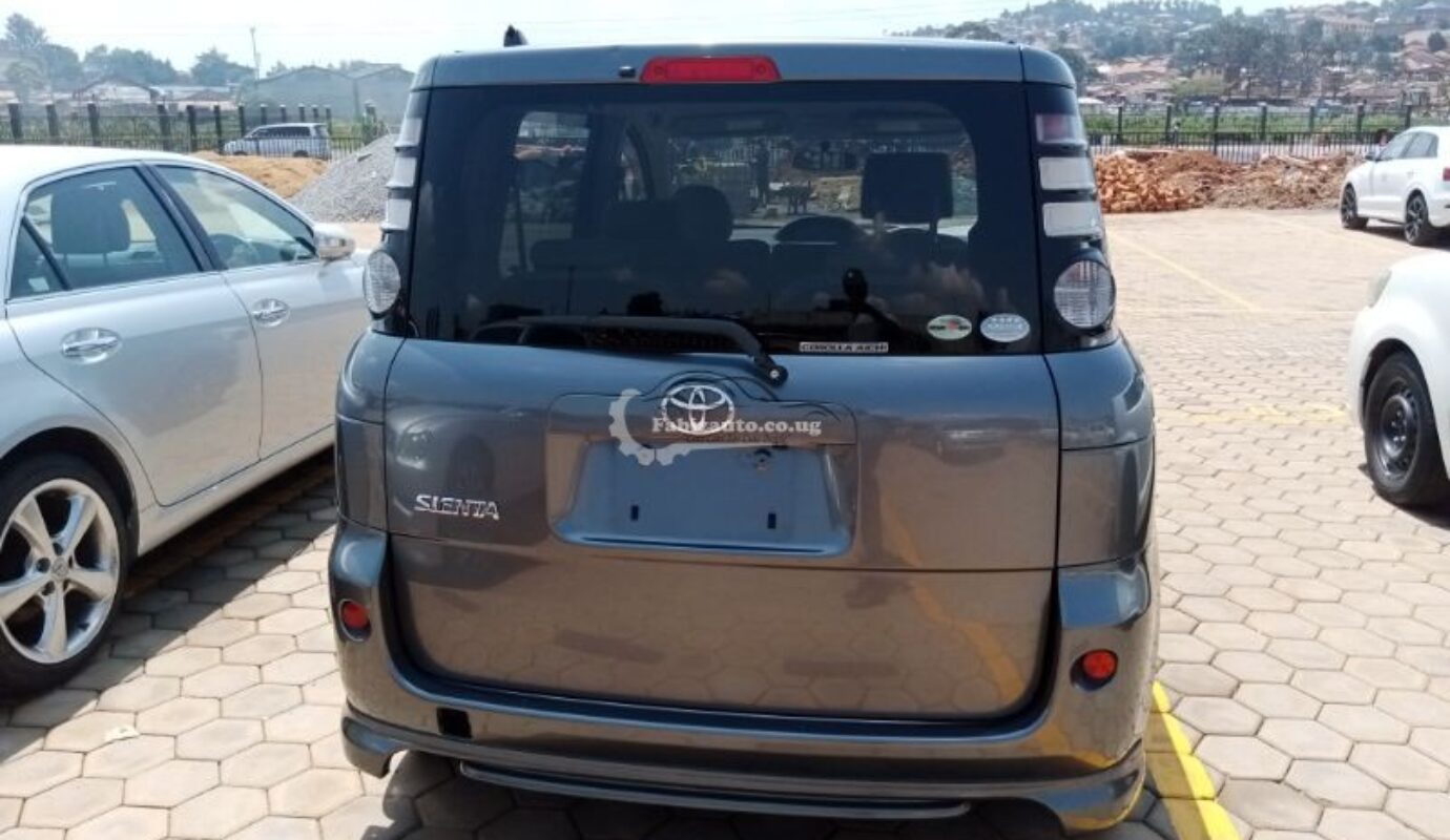 Toyota Sienta