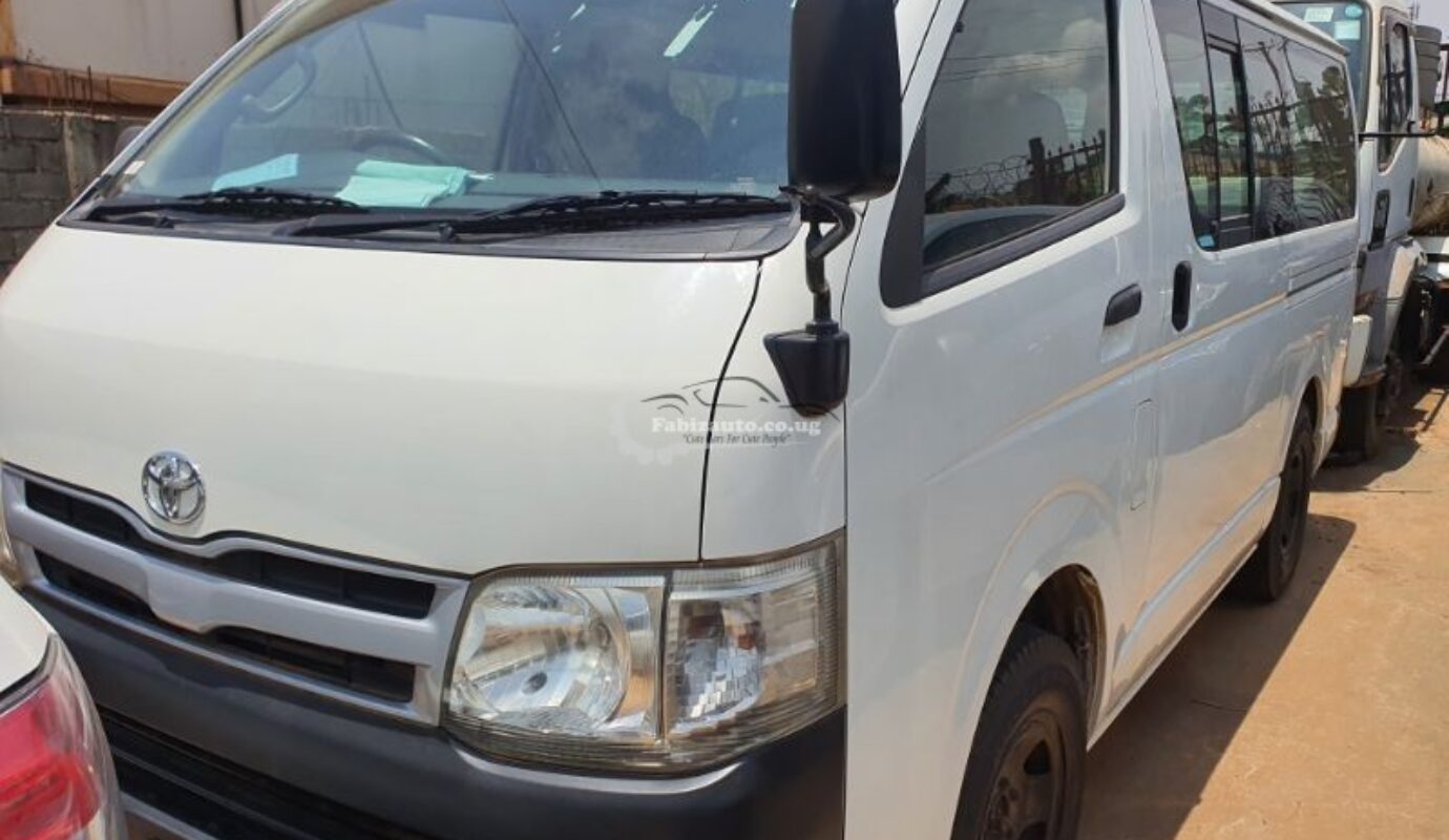 TOYOTA HIACE