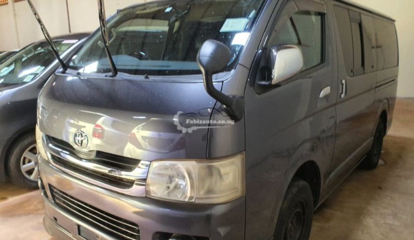 TOYOTA HIACE