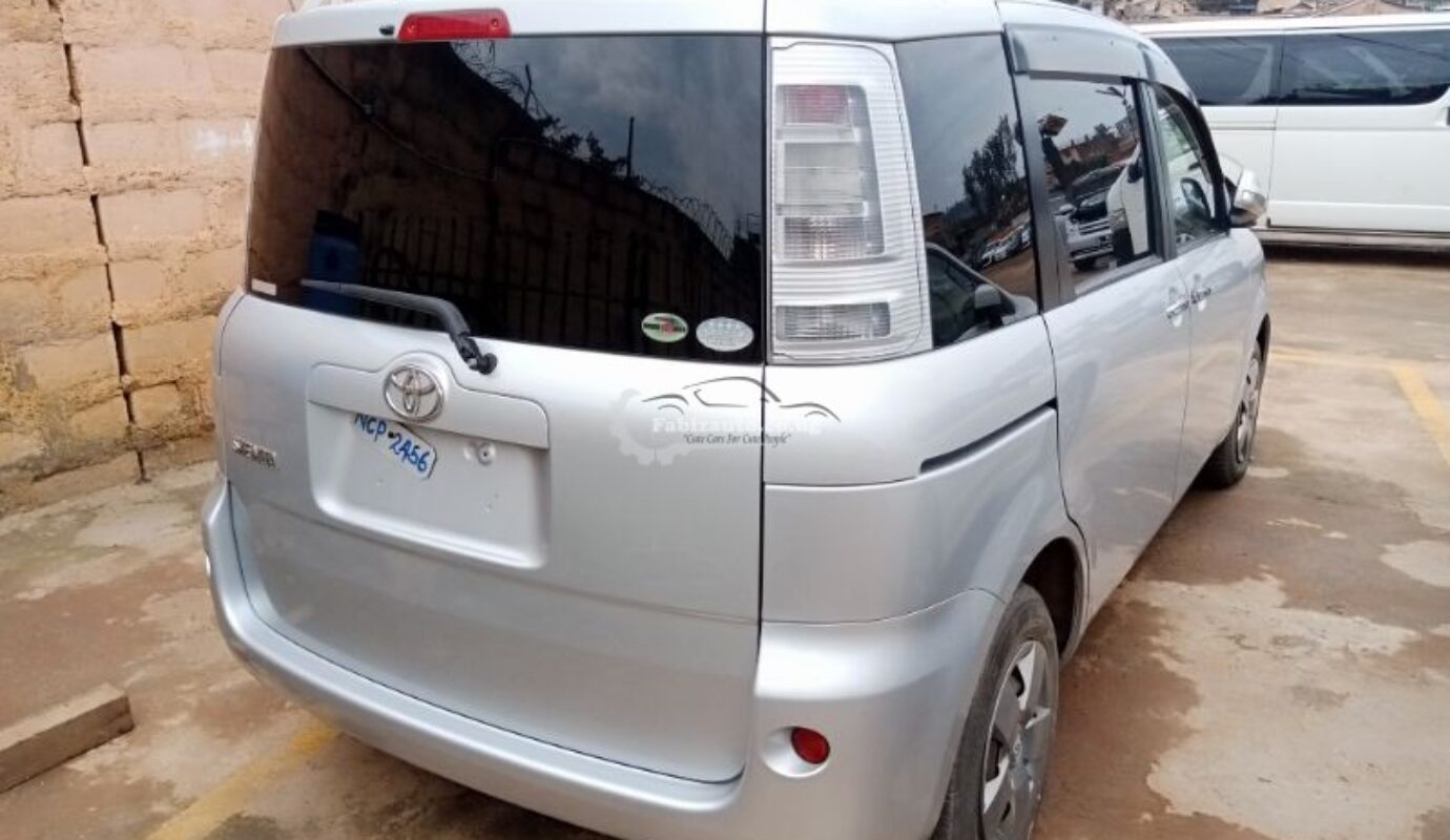 Toyota Sienta