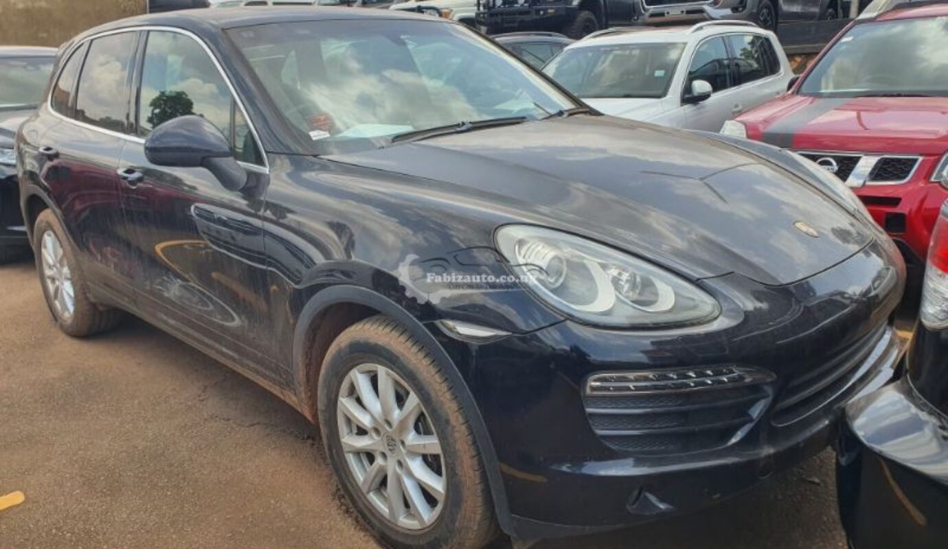 PORSCHE CAYENNE