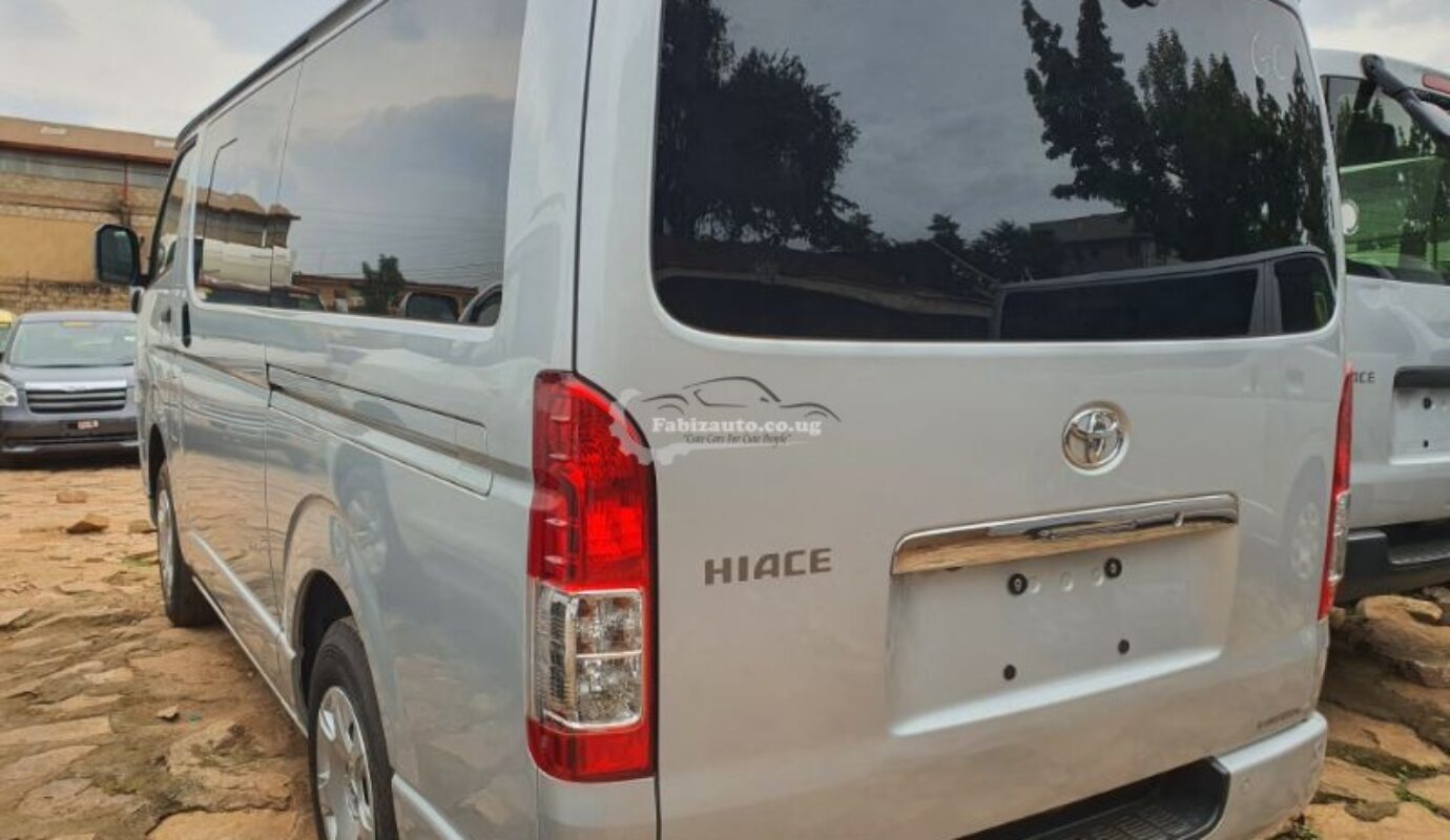 TOYOTA HIACE