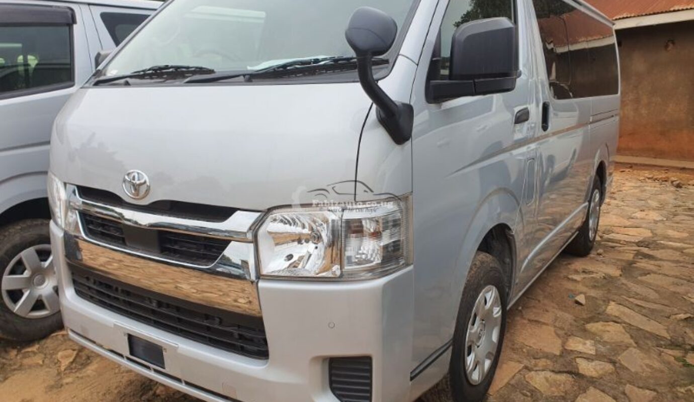 TOYOTA HIACE